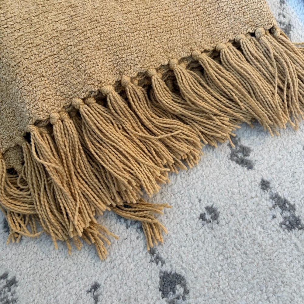 Pottery Barn Mustard Yellow Tasseled Fringe Throw Blanket and 2 Pillow Cases - Picture 2 of 10